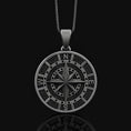 Bild in Galerie-Betrachter laden, Compass Pendant