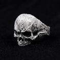 Bild in Galerie-Betrachter laden, Silver Skull Rings For Mens Signet Skull Ring Unique Gift For Man Biker Skull Ring Silver Pinky Skull Ring Silver Gothic Ring For Men