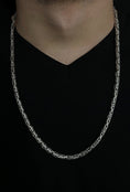 Load image into Gallery viewer, Round Byzantine Chain
