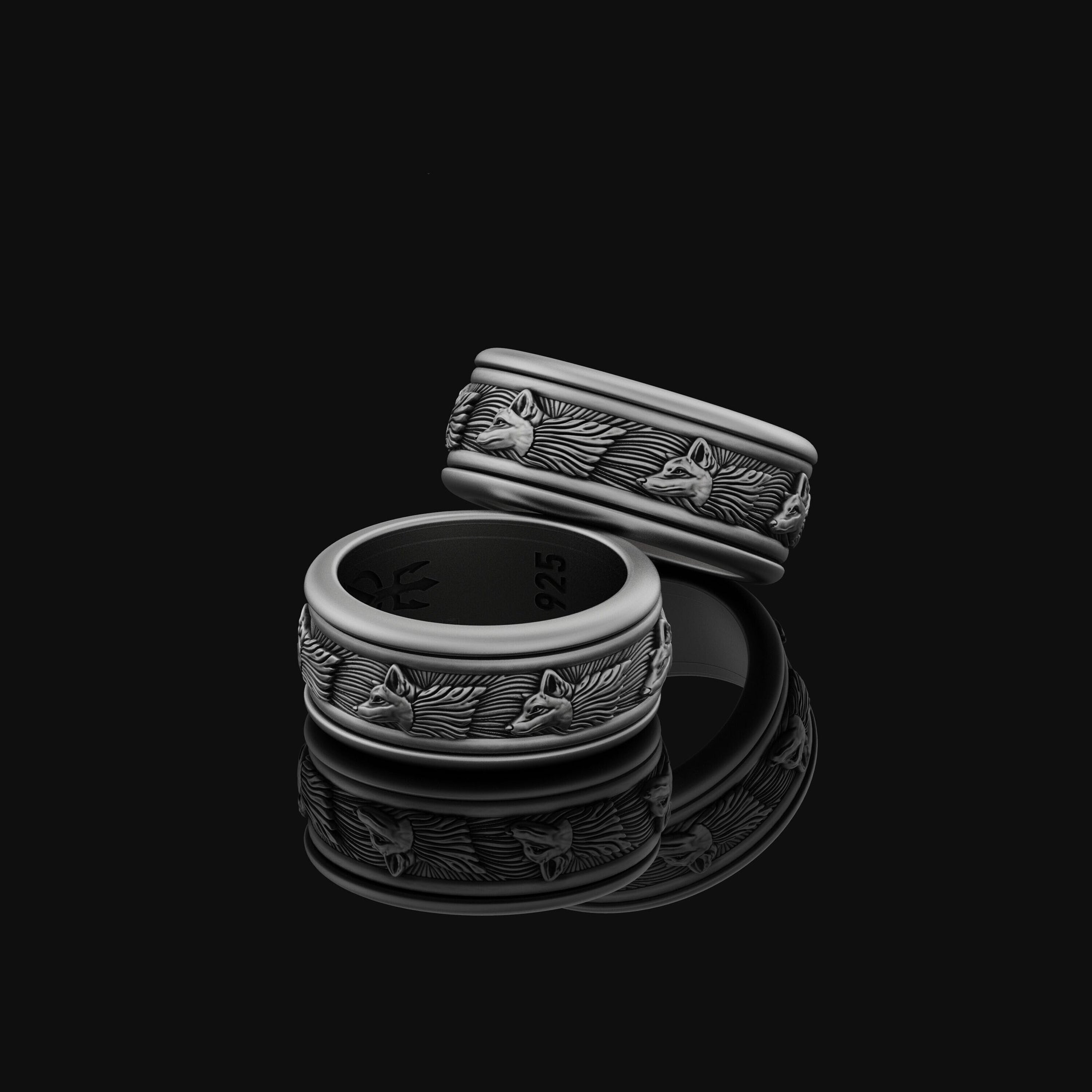 Simple Design Rotating Wolfpack Band Ring - Elegant Family Unity Symbol, Sleek Nature-Inspired Wolf Spirit Jewelry