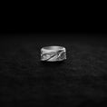 Bild in Galerie-Betrachter laden, Silver Roots Wedding Band Ring - Nature-Inspired Jewelry, Unique Symbol of Growth and Connection, Unisex Ring for Him & Her