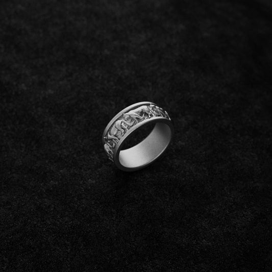 Silver Lion Pack Band Ring - Engravable Lioness Ring, Family Symbol Jewelry, Unique Gift for Him & Her, Nature-Inspired Ring