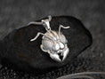 Load image into Gallery viewer, Rhodium-plated bee head necklace, sleek and stylish.