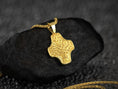 Bild in Galerie-Betrachter laden, Gold-plated organic cross necklace, natural elegance in gold tone.