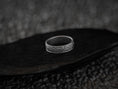 Load image into Gallery viewer, Pebble Texture Wedding Band – Unisex Hammered Stone Pattern Ring