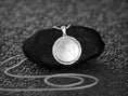 Bild in Galerie-Betrachter laden, Spartan Shield Pendant