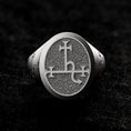 Bild in Galerie-Betrachter laden, Lilith Seal Signet Ring
