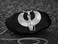 Bild in Galerie-Betrachter laden, Sphinx Pendant