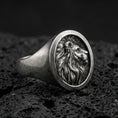 Load image into Gallery viewer, Lion Signet Ring