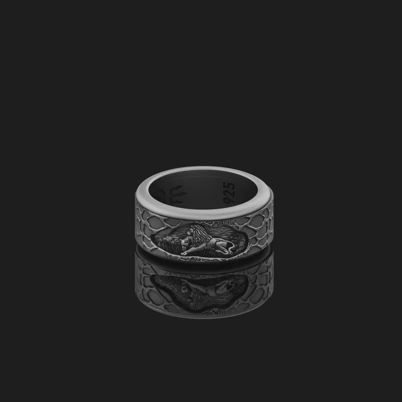 Rotating Hunting Lion Wedding Band, Symbol of Strength & Royalty, Unique King of Jungle Inspired Bridal Jewelry