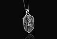 Bild in Galerie-Betrachter laden, Royal Lion Pendant