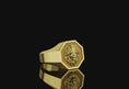 Bild in Galerie-Betrachter laden, Lion Signet Ring