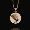 Bild in Galerie-Betrachter laden, Queen Nefertiti Charm Rose Gold Finish