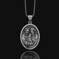 Bild in Galerie-Betrachter laden, The Holy Family Medal