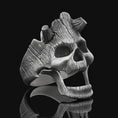 Bild in Galerie-Betrachter laden, Silver Skull Ring, Unique