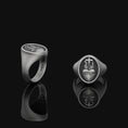 Bild in Galerie-Betrachter laden, Sacred Heart Signet Ring