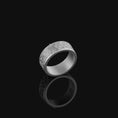 Bild in Galerie-Betrachter laden, Celtic Triquetra Band - Engravable Polished Finish
