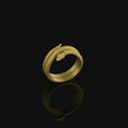 Bild in Galerie-Betrachter laden, Twisting Snake Band Gold Finish
