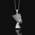 Bild in Galerie-Betrachter laden, Nefertiti Charm
