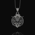 Bild in Galerie-Betrachter laden, Silver Dead Samurai Skull Necklace - Shogun Skull Pendant, Japanese Warrior Jewelry, Edgy Cultural Gift
