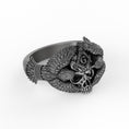 Bild in Galerie-Betrachter laden, Silver Masonic Skull Ring with Eagles - Freemason Symbolic Jewelry, Bold Skull and Eagle Band, Unique Men's Ring
