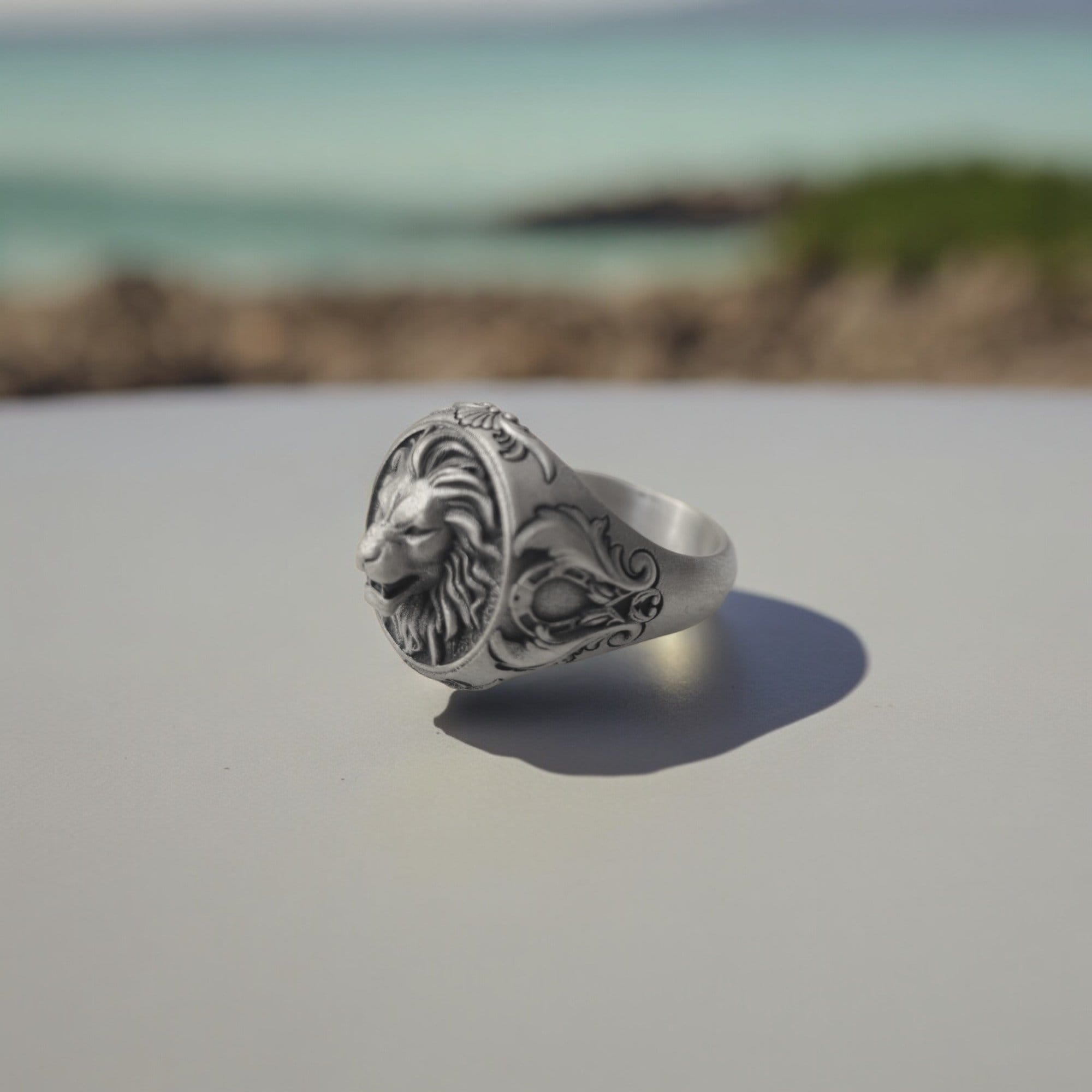 Silver Lion Ring with Lucky Horseshoe - Leo Symbol Jewelry, Unique Equestrian Gift, Elegant Lucky Ring