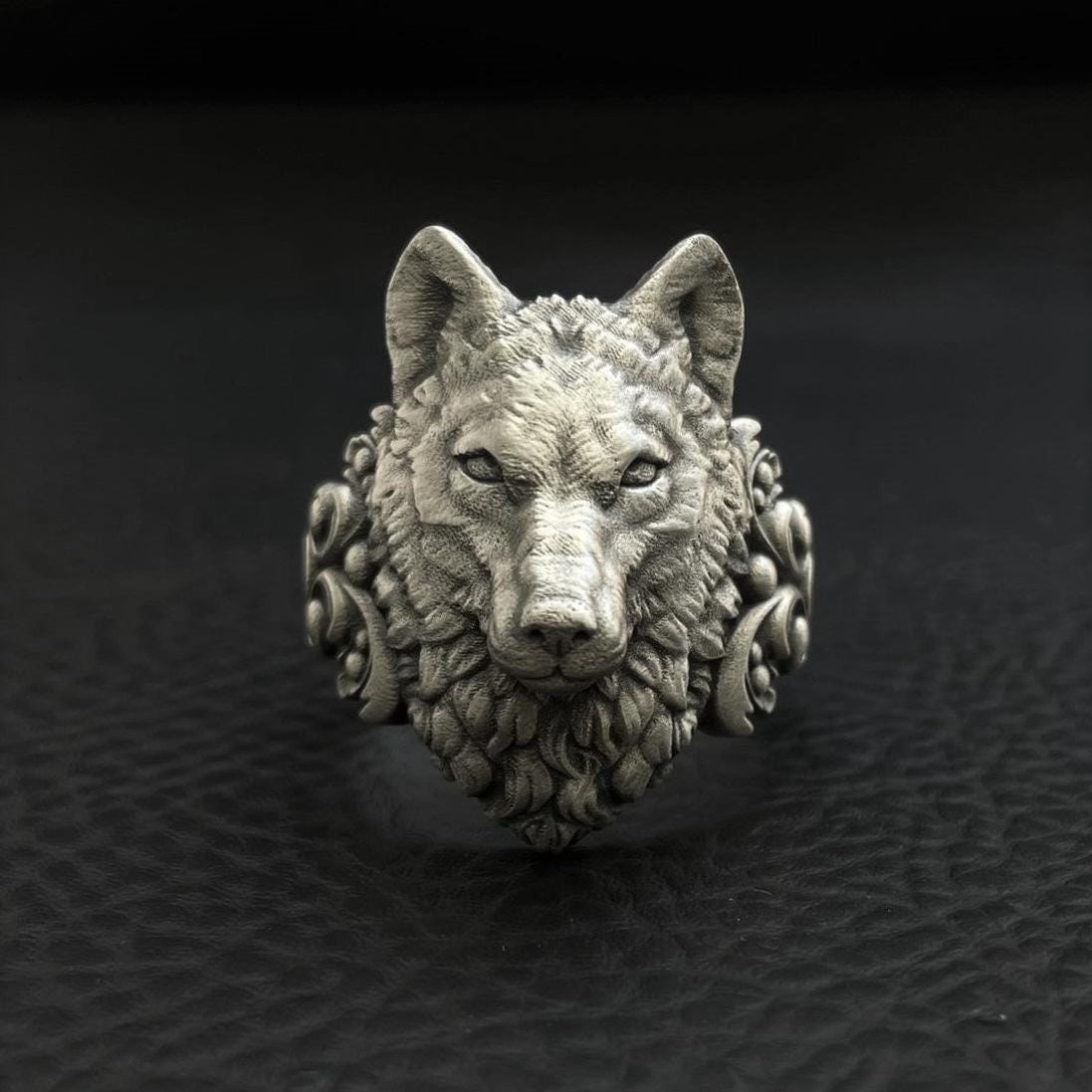 Wolf Head Ring