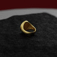 Bild in Galerie-Betrachter laden, Lilith Seal Signet Ring
