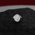 Bild in Galerie-Betrachter laden, Huginn and Muninn Raven of Odin Signet Ring in Oxidized Silver, Norse Mythology Engraved Pinky Ring For Men, Viking Ring
