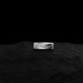 Bild in Galerie-Betrachter laden, 925 Silver Minimalist Floral Wedding Band - Engravable Ring, Elegant Nature-Inspired Design, Personalized Gift for Her or Him
