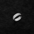 Bild in Galerie-Betrachter laden, 925 Silver Minimalist Floral Wedding Band - Engravable Ring, Elegant Nature-Inspired Design, Personalized Gift for Her or Him
