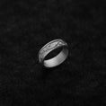 Bild in Galerie-Betrachter laden, 925 Silver Minimalist Floral Wedding Band - Engravable Ring, Elegant Nature-Inspired Design, Personalized Gift for Her or Him
