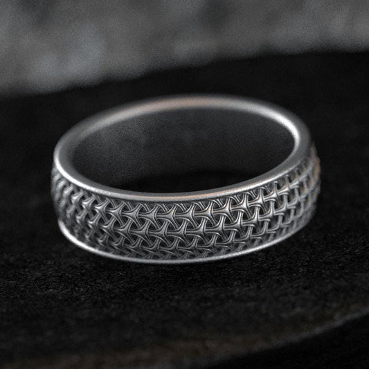 Geometric weave ring in matte silver,