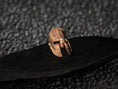 Bild in Galerie-Betrachter laden, Front view of the rose-gold plated variant, emphasizing its rosy metallic finish and rugged texture.
