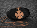 Bild in Galerie-Betrachter laden, Celtic Knot Pendant
