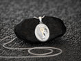 Bild in Galerie-Betrachter laden, Personalized Bear Pendant
