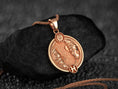 Bild in Galerie-Betrachter laden, Pisces Pendant
