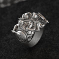 Bild in Galerie-Betrachter laden, “Close-up of matte 925 sterling silver signet ring featuring three Spartan hoplites in phalanx formation on a black textured surface.”
