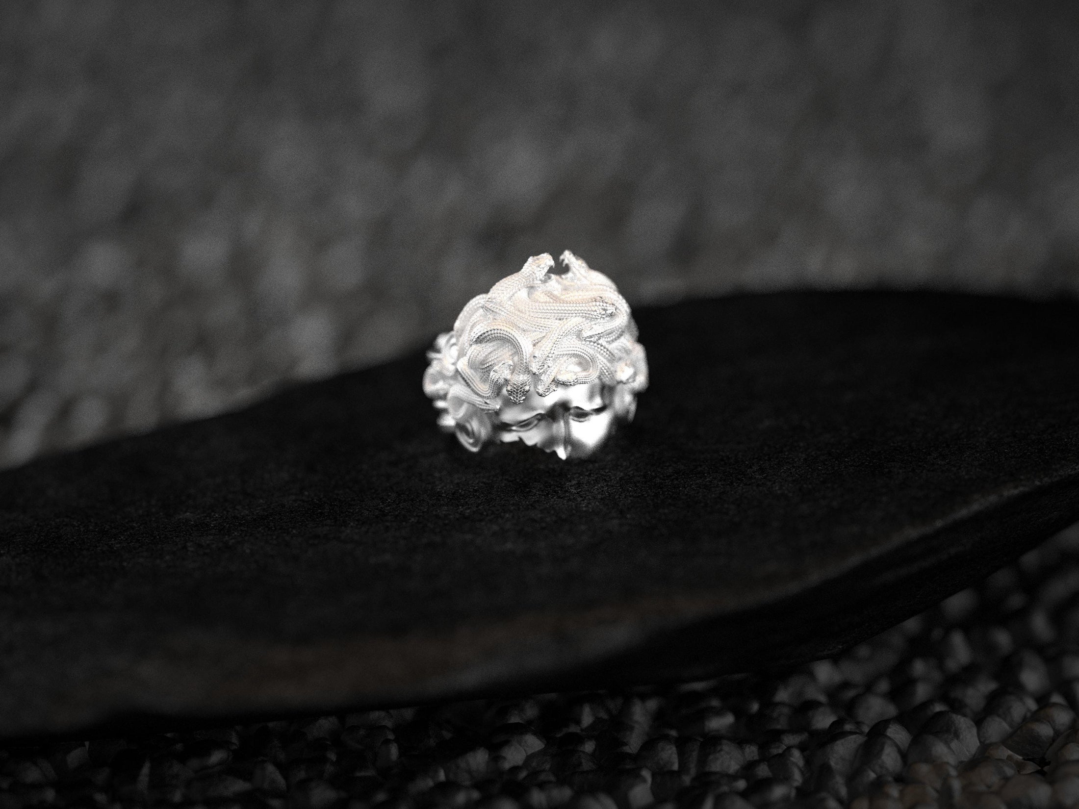 Medusa Snake Hair Head Signet Ring – Mythical Greek Goddess Silver Jewelry Gorgon Statue Ring