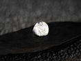 Bild in Galerie-Betrachter laden, Side view of silver ring band with griffin wing motif.
