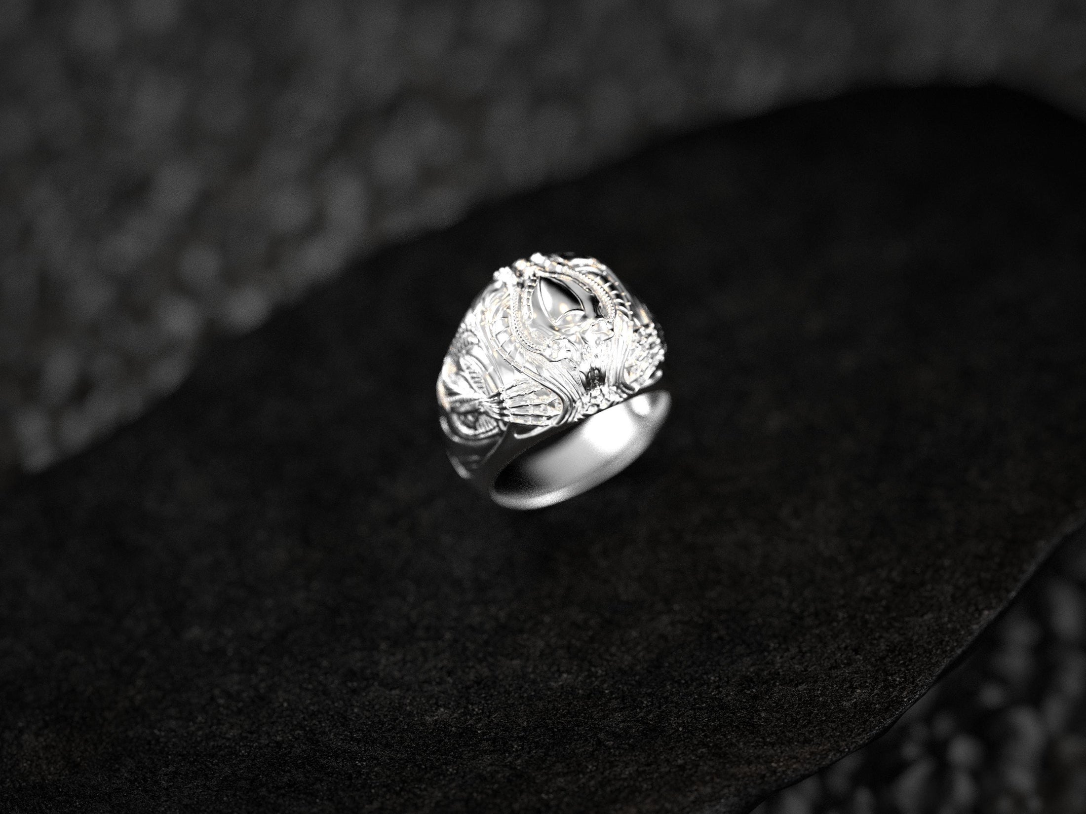 Giger Alien Skull Ring – Biomechanical Sci-Fi Gothic Jewelry in Sterling Silver