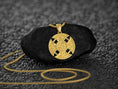 Bild in Galerie-Betrachter laden, Celtic Knot Pendant
