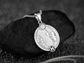 Bild in Galerie-Betrachter laden, Pisces Pendant
