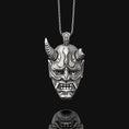 Bild in Galerie-Betrachter laden, Oni Mask Pendant
