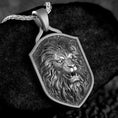 Bild in Galerie-Betrachter laden, Lion Pendant
