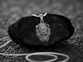 Bild in Galerie-Betrachter laden, Foo Dog Pendant
