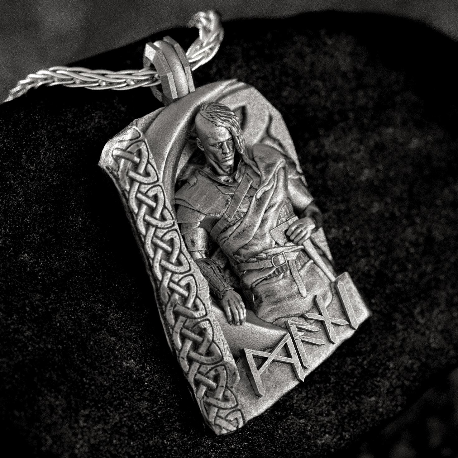 Mani Norse Moon God Pendant Viking Lunar Deity Necklace Nordic Mythology Jewelry Crescent Symbol Talisman Celestial Amulet for Men