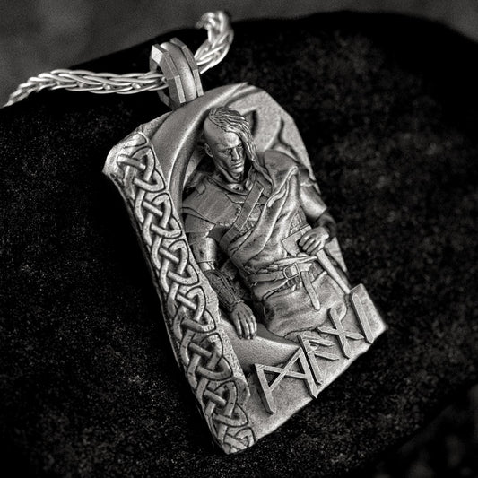 Mani Norse Moon God Pendant Viking Lunar Deity Necklace Nordic Mythology Jewelry Crescent Symbol Talisman Celestial Amulet for Men