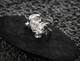 Bild in Galerie-Betrachter laden, Demon Skull Ring with Horns – Gothic Devil Head Jewelry, Dark Fantasy Biker Ring, Occult Skull Band
