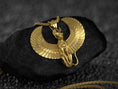 Bild in Galerie-Betrachter laden, Sphinx Pendant
